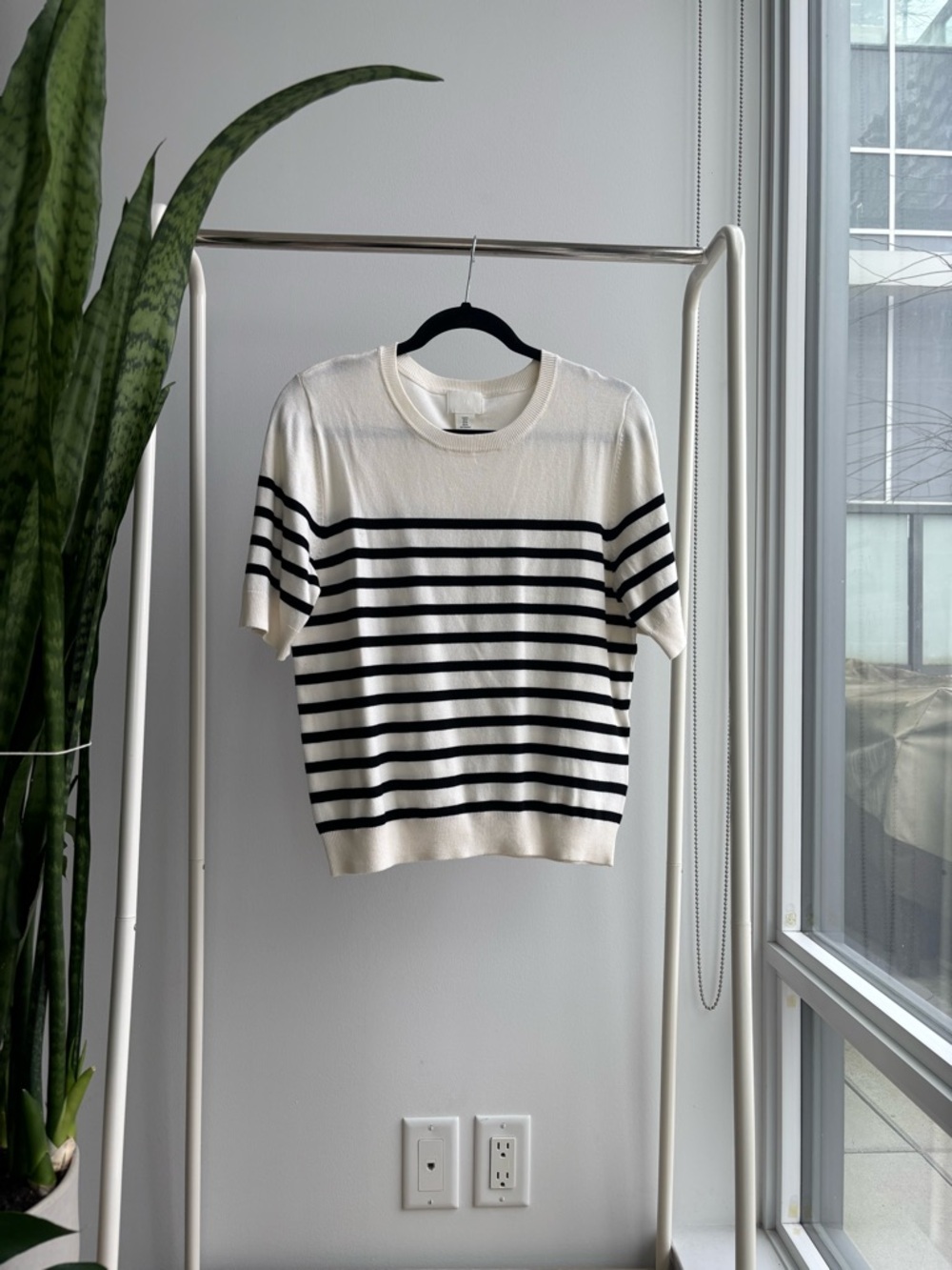 H&M | Women’s Cream & Black Striped Short-Sleeve Knit Top M
